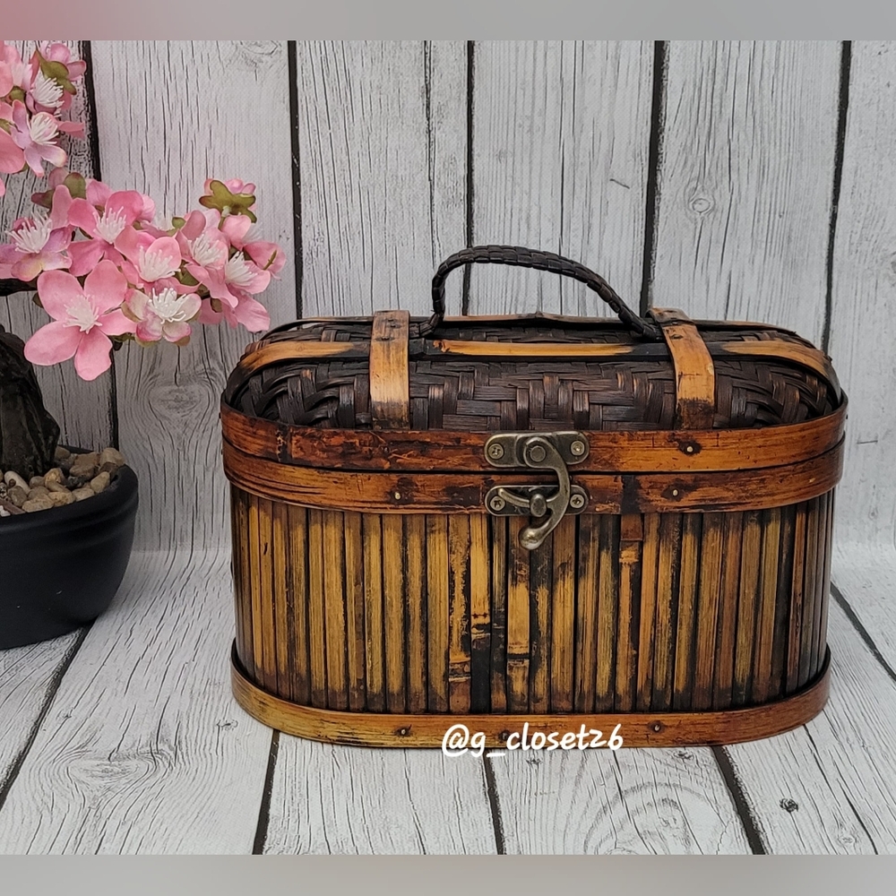 Bamboo Wooden Handle bag, Domed Shape Box with Hinged Lid